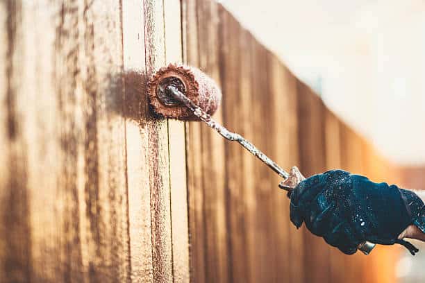 Why Choosing the Right Paint Matters for Wood Fence Painting Services